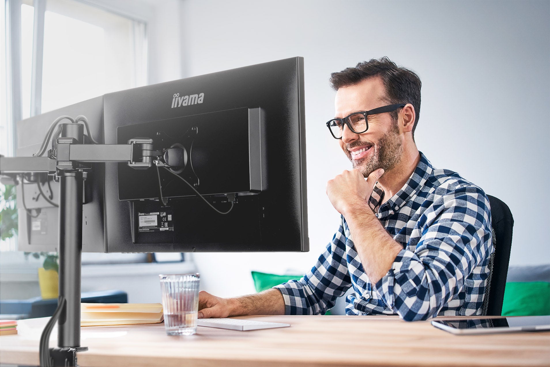 5 Reasons Why You Should Be Using A Monitor Mount For Your Work From Home Office